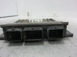 Foto de CENTRALITA MOTOR UCE RENAULT CLIO III 1.5 dCi Diesel (68 CV / 50 KW) referencia 8200399038 foto 3