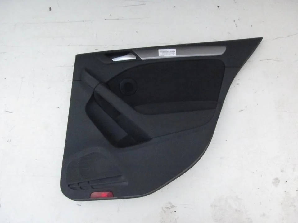 Foto de GUARNECIDO PUERTA TRASERA DERECHA VOLKSWAGEN GOLF VI (5K1)(10.2008) referencia 108762001