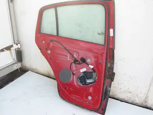 Foto de PUERTA TRASERA IZQUIERDA VOLKSWAGEN GOLF PLUS V (5M1) 1.6 (102 CV / 75 KW) referencia 5M0833311 foto 9