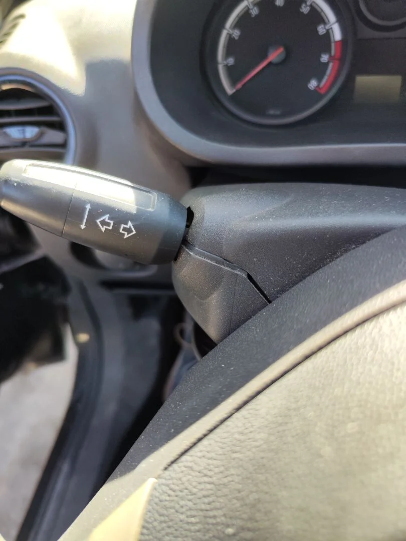 Foto de MANDO MULTIFUNCION OPEL CORSA D 1.2 16V CAT (Z 12 XEP / LB4) (80 CV / 59 KW)