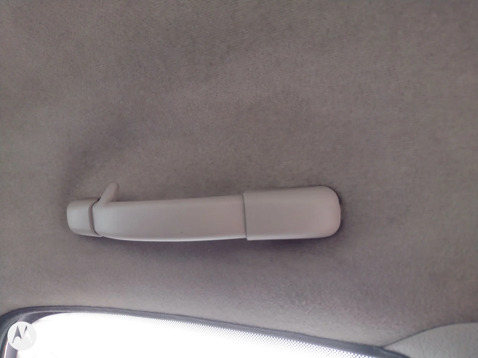 Foto de ASIDERO TECHO TRASERO IZQUIERDO PEUGEOT 206 1.4 HDi (68 CV / 50 KW) referencia 9128P8