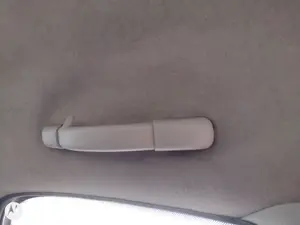 Foto de ASIDERO TECHO TRASERO IZQUIERDO PEUGEOT 206 1.4 HDi (68 CV / 50 KW) referencia 9128P8