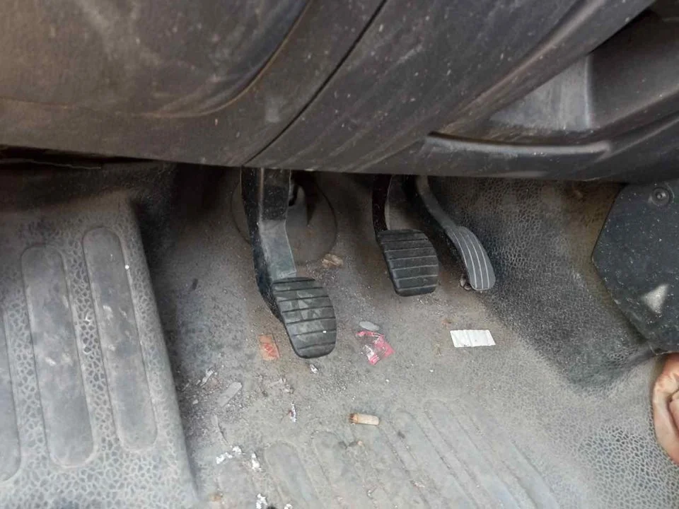 Foto de PEDAL EMBRAGUE NISSAN NV400 FURGON (X62) 2.3 dCi Diesel CAT (125 CV / 92 KW)