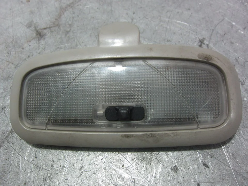 Foto de LUZ INTERIOR FORD FOCUS FAMILIAR (CAK) 1.8 16V CAT (116 CV / 85 KW) referencia 2SA6137AA