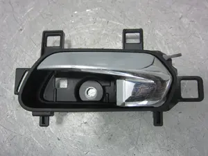 Foto de MANETA INTERIOR DELANTERA IZQUIERDA NISSAN MICRA (K14) 0.9 CAT (90 CV / 66 KW) referencia 806715FA6A