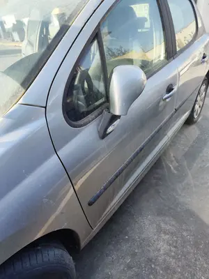 Foto de PUERTA DELANTERA IZQUIERDA PEUGEOT 207 1.4 HDi (68 CV / 50 KW) referencia 9002X5 foto 2