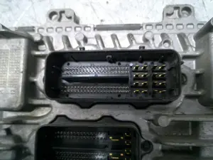 Foto de CENTRALITA MOTOR UCE OPEL CORSA E 1.2 (69 CV / 51 KW) referencia 55489277 foto 3
