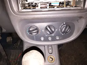 Foto de MANDO CALEFACCION / AIRE ACONDICIONADO RENAULT CLIO II FASE I (B/CB0) 1.4 16V (98 CV / 72 KW)