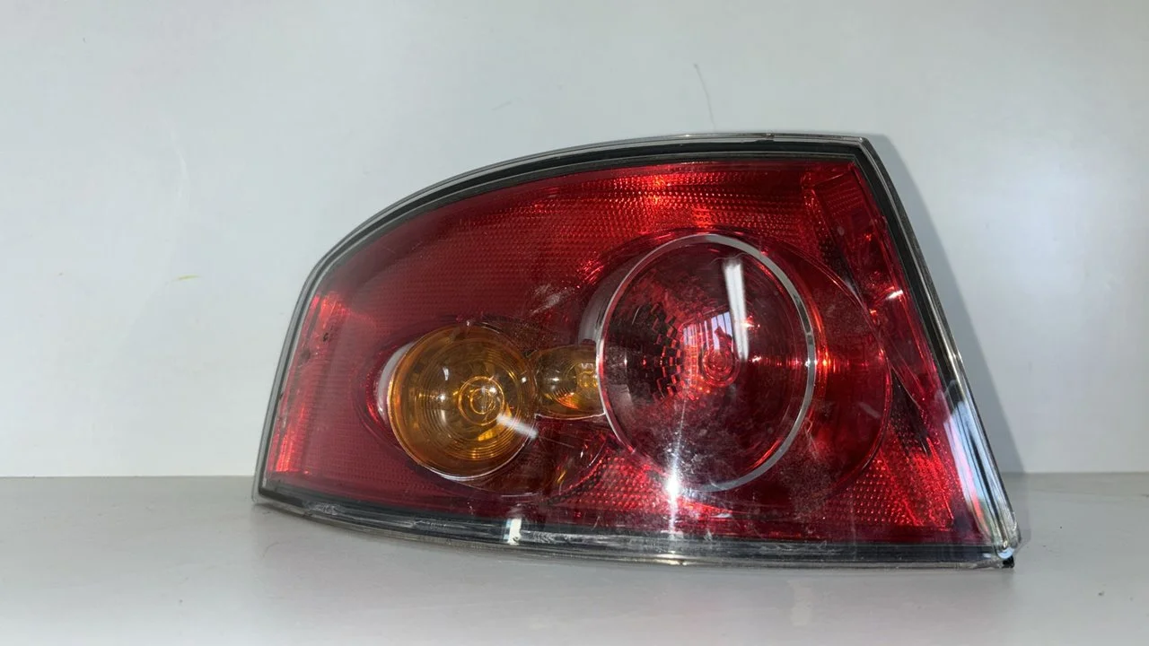 Foto de PILOTO TRASERO IZQUIERDO SEAT IBIZA (6L1) referencia 084451916L