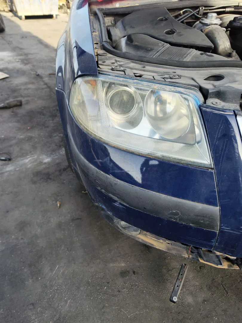 Foto de FARO DERECHO VOLKSWAGEN PASSAT BERLINA (3B3) 1.9 TDI (131 CV / 96 KW) referencia 3B0941016AN