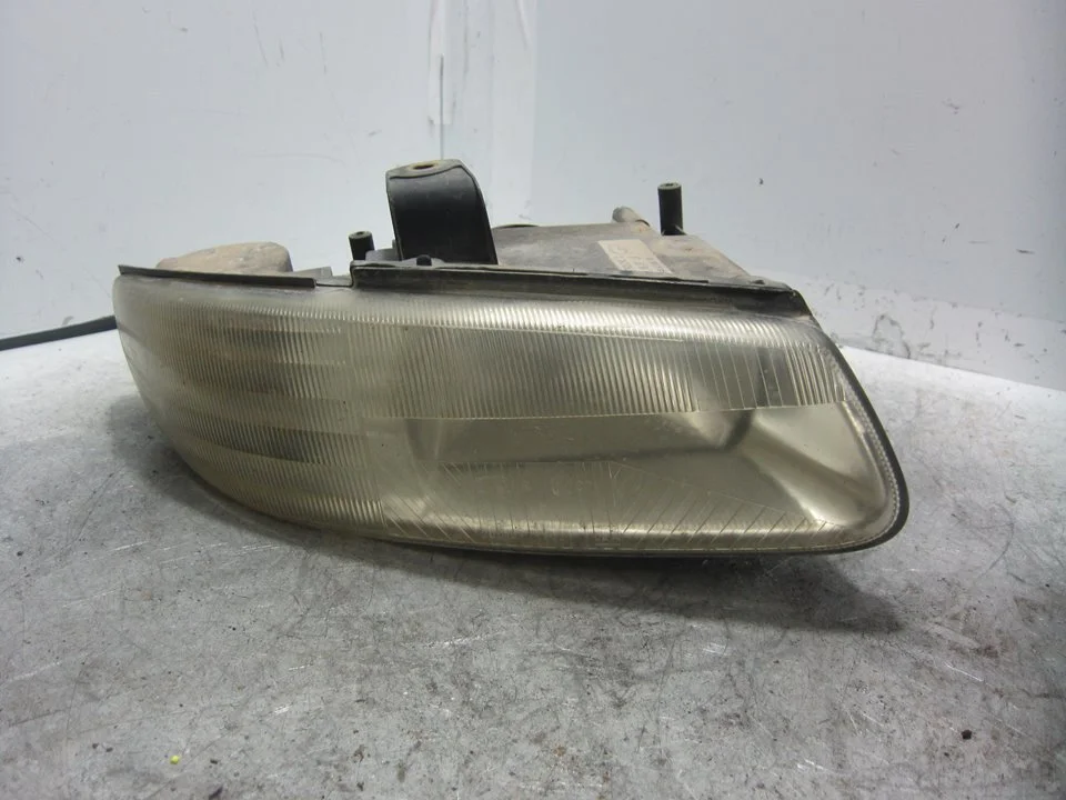 Foto de FARO DERECHO CHRYSLER VOYAGER (RG) 2.4 CAT (147 CV / 108 KW) referencia 04576312AC