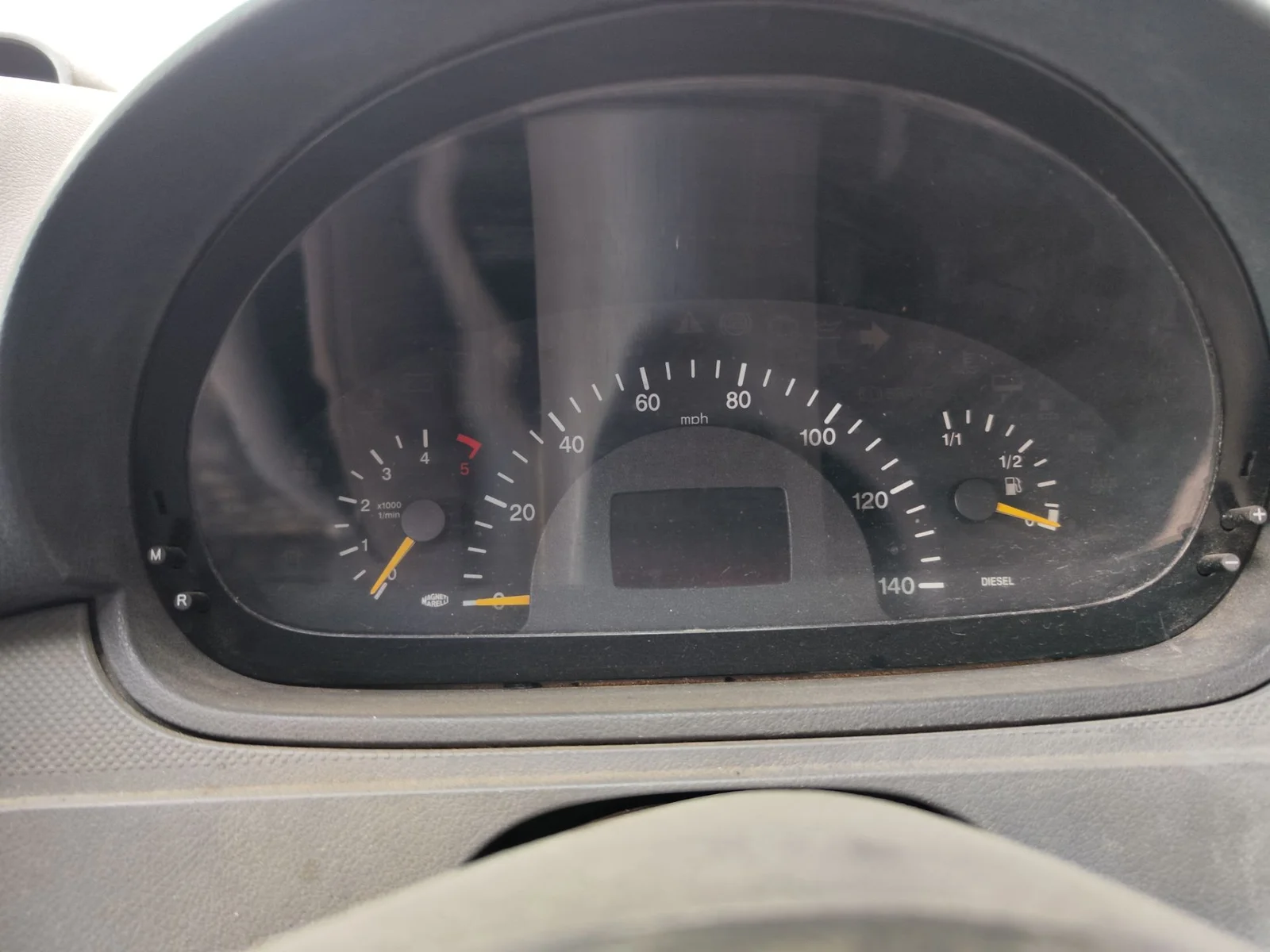 Foto de CUADRO INSTRUMENTOS MERCEDES-BENZ VITO FURGÓN (639) 2.1 CDI CAT (109 CV / 80 KW)