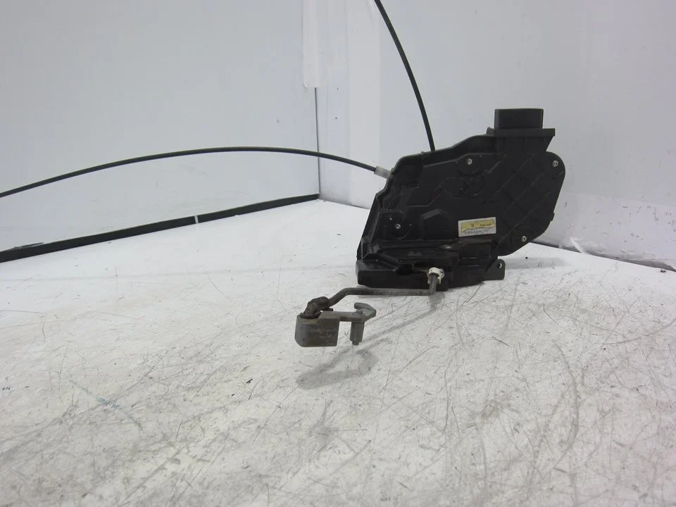Foto de CERRADURA PUERTA TRASERA DERECHA MAZDA 3 BERLINA (BK) 2.0 Diesel CAT (143 CV / 105 KW) referencia 3N6AA26412CP