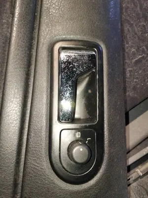 Foto de MANETA INTERIOR DELANTERA IZQUIERDA VOLKSWAGEN PASSAT BERLINA (3B2) 1.9 TDI (110 CV / 81 KW) referencia 3B1837113L FKZ