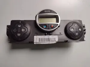 Foto de MANDO CLIMATIZADOR RENAULT SCENIC I (JA...) 1.9 dCi Diesel CAT (102 CV / 75 KW) referencia 69340007