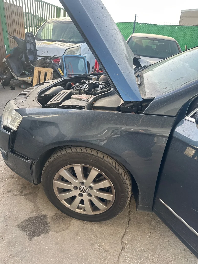 Foto de ALETA DELANTERA IZQUIERDA VOLKSWAGEN PASSAT BERLINA (3C2) 2.0 TDI (140 CV / 103 KW) referencia 3C0821021