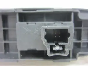 Foto de MANDO ELEVALUNAS DELANTERO DERECHO PEUGEOT 307 (S1)(04.2001) 2.0 HDi FAP CAT (107 CV / 79 KW) referencia 96351625X foto 3