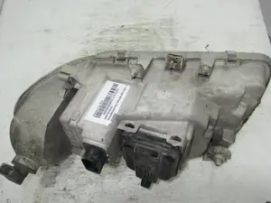 Foto de FARO DERECHO VOLKSWAGEN POLO III (6N1) 1.4 16V (101 CV / 74 KW) referencia 96249600 foto 7