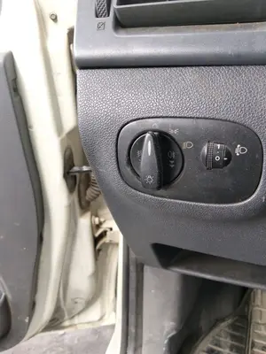 Foto de MANDO LUCES FORD TRANSIT CONNECT (TC7) 1.8 TDCi CAT (110 CV / 81 KW) referencia 4373026