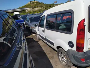 Foto de PASO RUEDA TRASERO IZQUIERDO RENAULT KANGOO I (F/KC0) 1.5 dCi Diesel (68 CV / 50 KW)