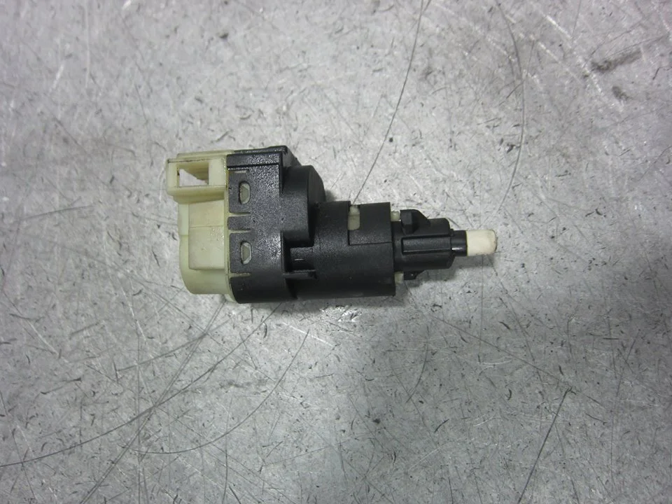 Foto de INTERRUPTOR SEAT LEON (1M1) 1.8 20V (125 CV / 92 KW) referencia 1K2945511
