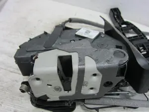 Foto de CERRADURA PUERTA DELANTERA DERECHA FORD FOCUS SPORTBREAK (CB8) 1.6 TDCi CAT (95 CV / 70 KW) referencia 921758105 foto 4