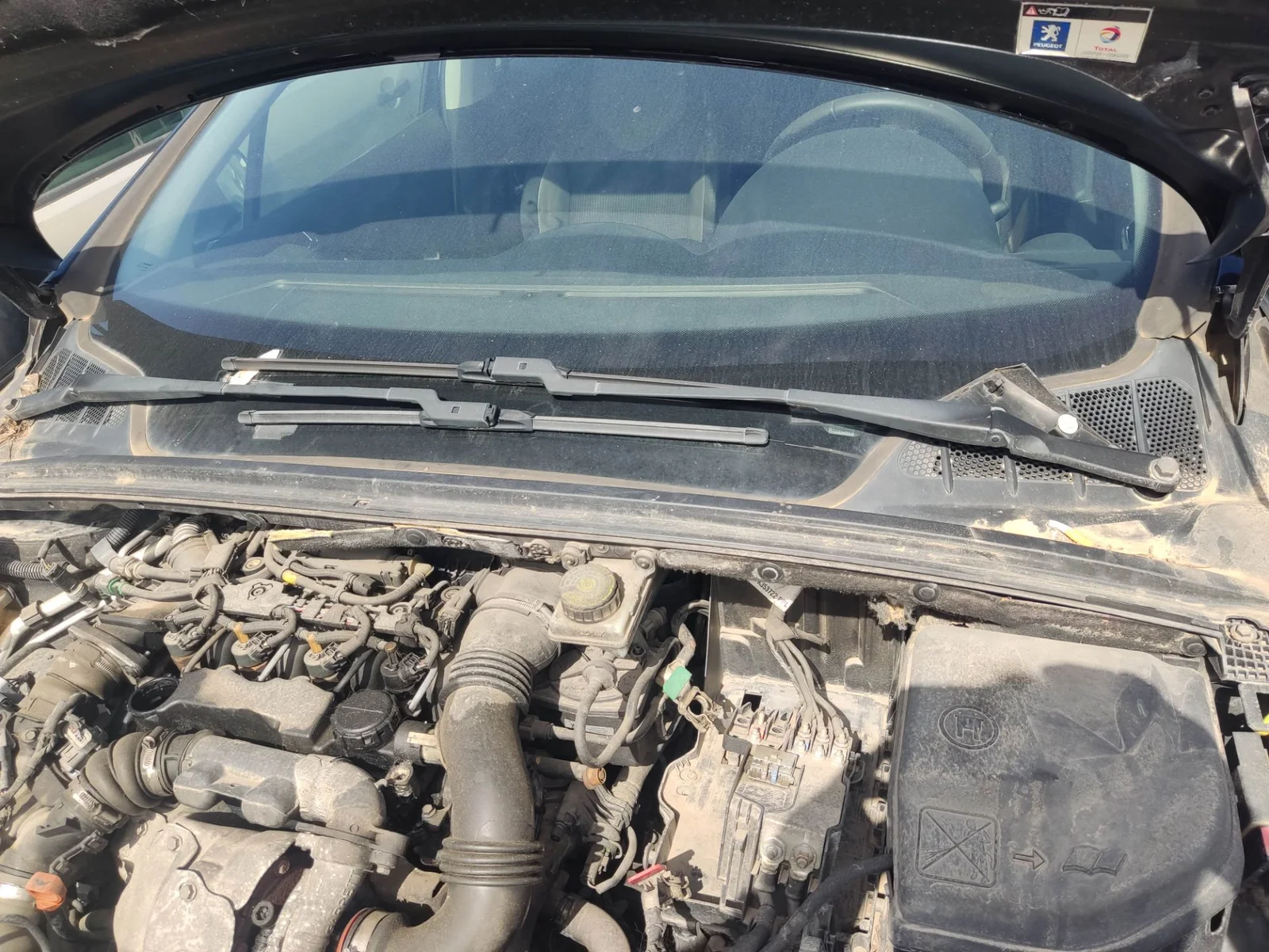 Foto de BRAZO LIMPIA DELANTERO IZQUIERDO PEUGEOT 308 1.6 HDi FAP CAT (9HZ / DV6TED4) (109 CV / 80 KW) referencia 6429EL