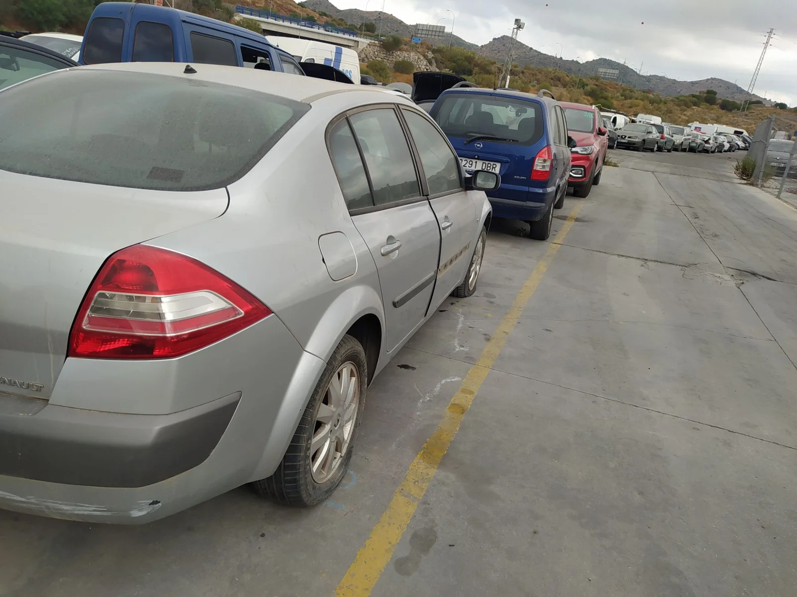 Foto de MANETA EXTERIOR TRASERA DERECHA RENAULT MEGANE II CLASSIC BERLINA 1.6 16V (112 CV / 82 KW) referencia 7701475145