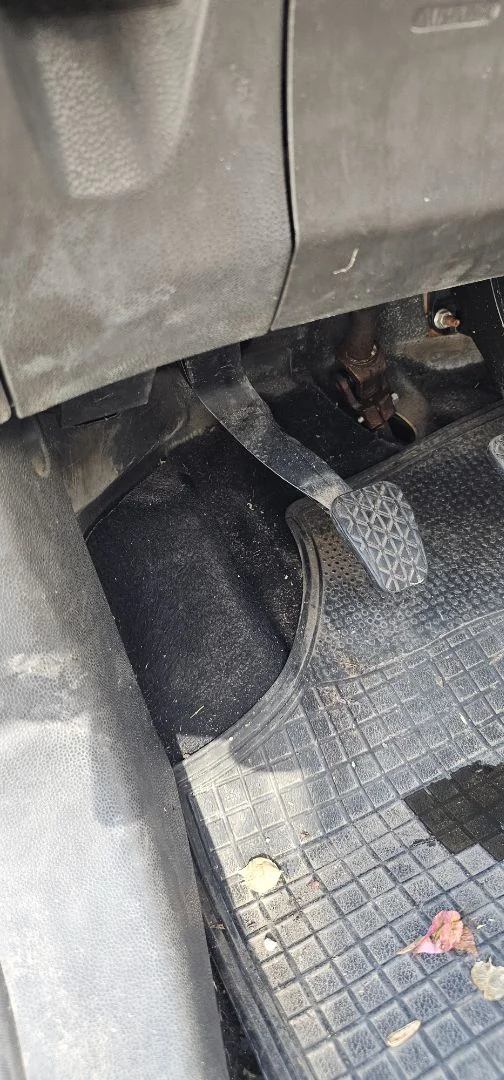 Foto de PEDAL EMBRAGUE FORD FIESTA (CNN) 1.25 16V CAT (82 CV / 60 KW)