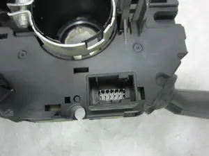 Foto de MANDO MULTIFUNCION FIAT 500L (330) 1.3 16V JTD CAT (84 CV / 62 KW) referencia 28408374 foto 7