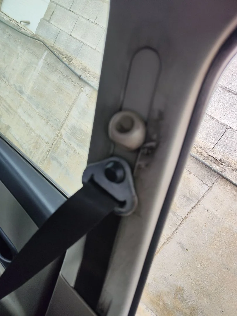 Foto de CINTURON SEGURIDAD DELANTERO IZQUIERDO RENAULT CLIO III 1.5 dCi Diesel CAT (86 CV / 63 KW)