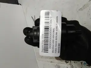 Foto de VALVULA AIRE ADICIONAL FORD FOCUS BERLINA (CAK) 1.8 TDDI Turbodiesel CAT (90 CV / 66 KW) referencia 98AB9E882 foto 2