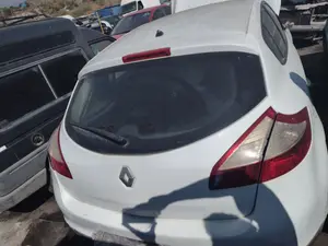 Foto de PORTON TRASERO RENAULT MEGANE III BERLINA 5P 1.5 dCi Diesel CAT (86 CV / 63 KW) referencia 901002517R