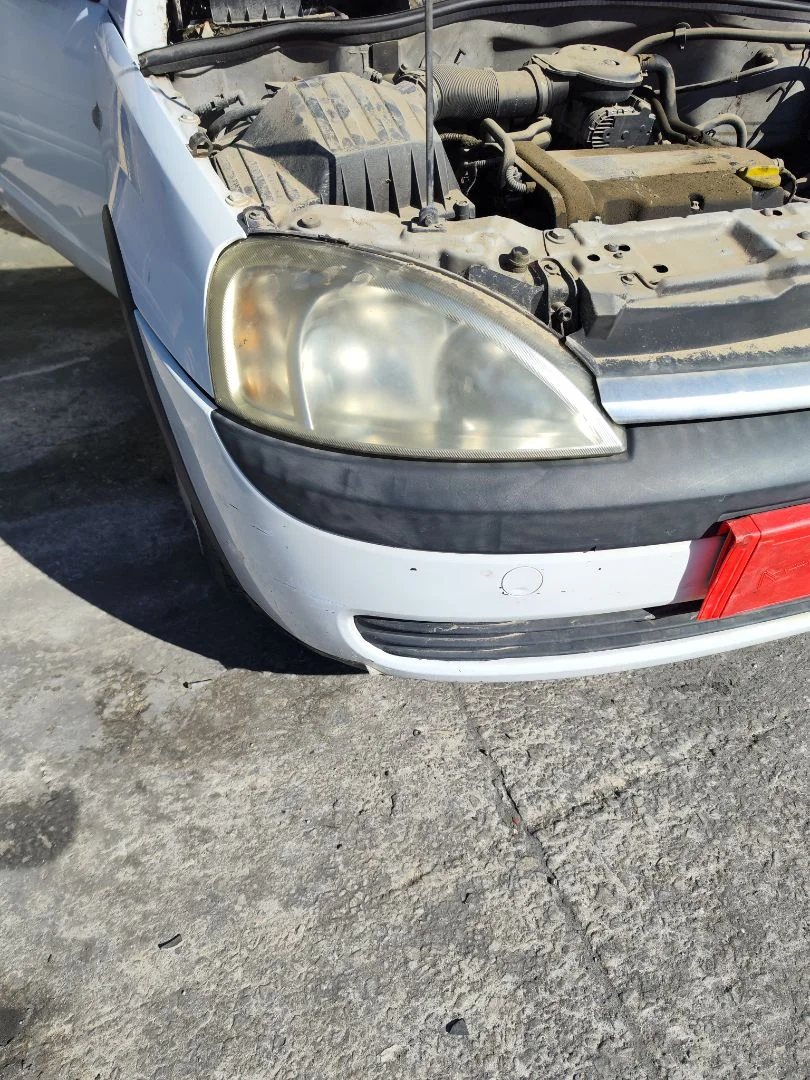 Foto de FARO DERECHO OPEL CORSA C 1.4 16V (90 CV / 66 KW) referencia 93185147