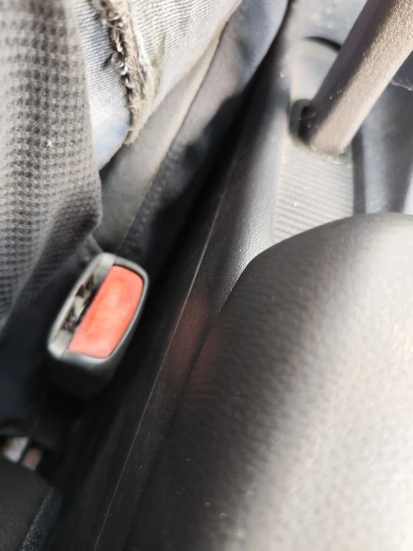 Foto de ENGANCHE CINTURON DELANTERO IZQUIERDO VOLVO S40 BERLINA 1.9 Diesel CAT (116 CV / 85 KW)