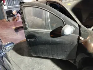 Foto de PUERTA DELANTERA DERECHA DACIA DUSTER I 1.2 16V TCE CAT (125 CV / 92 KW) referencia 801007358R