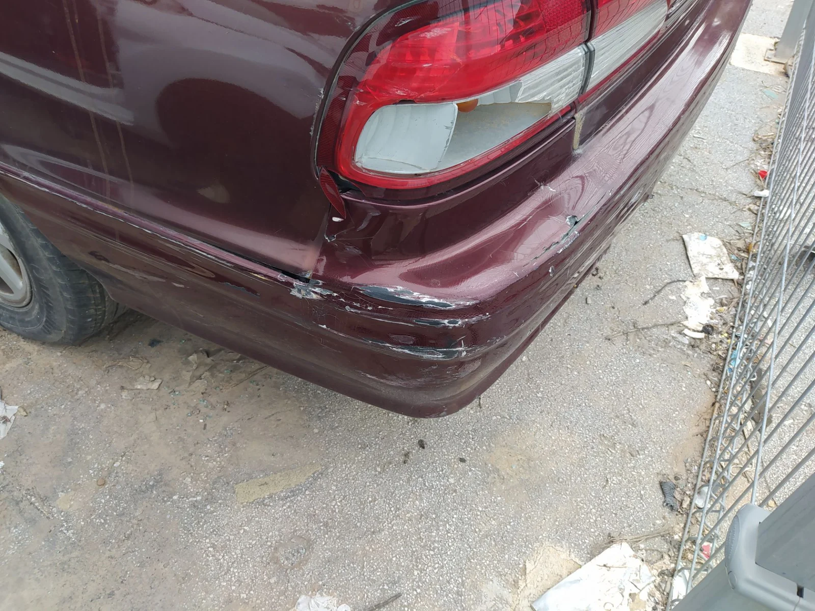 Foto de PARAGOLPES TRASERO NISSAN MAXIMA QX (A32) 2.0 V6 24V CAT (140 CV / 103 KW)