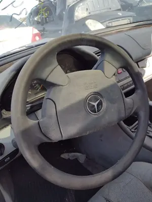 Foto de VOLANTE MERCEDES-BENZ CLK (BM 208) COUPE 3.2 V6 18V CAT (218 CV / 160 KW)