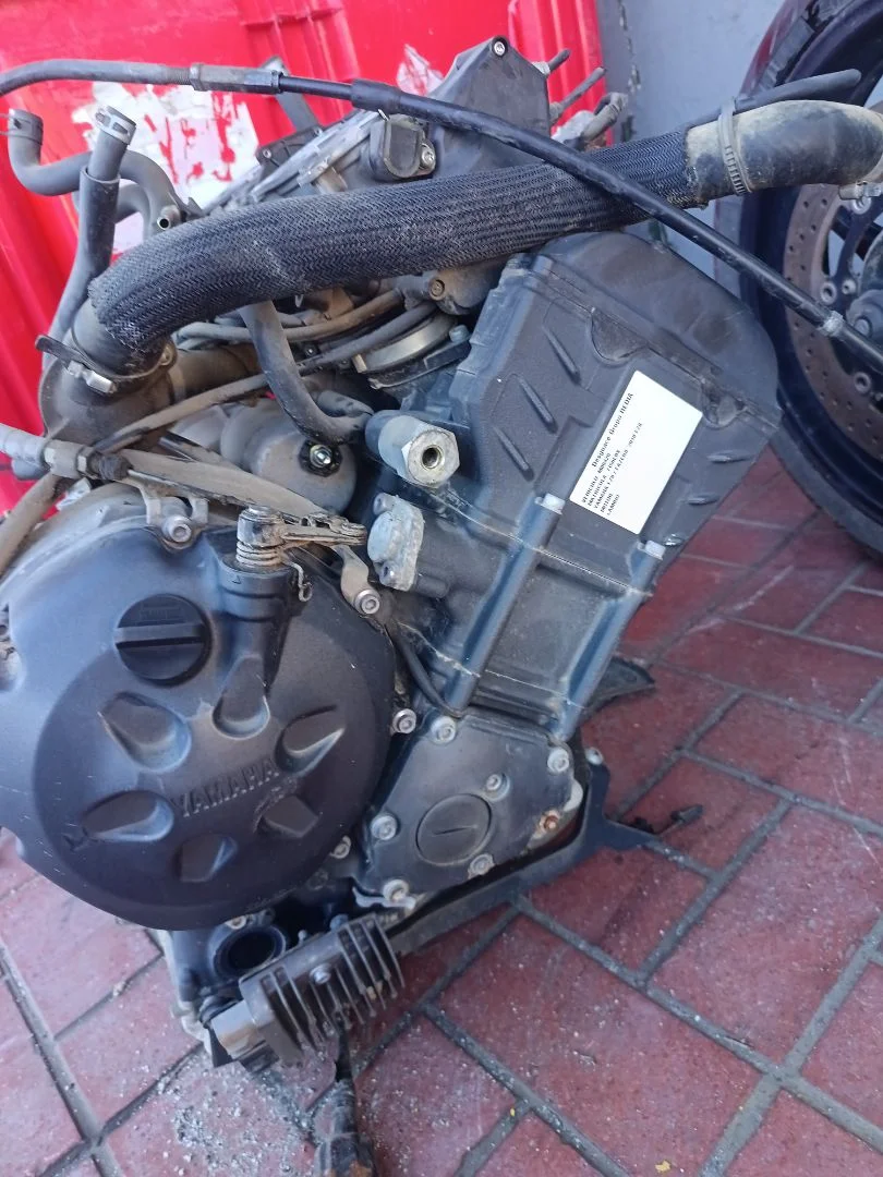 Foto de MOTOR COMPLETO YAMAHA FZ 8 / FAZER8 779 cm3 - 78.1 kW (0 CV / 0 KW)