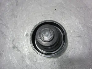 Foto de TAPON COMBUSTIBLE OPEL MERIVA 1.4 16V (90 CV / 66 KW) foto 2