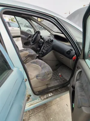 Foto de GOMAS CONTORNO PUERTA CITROEN XSARA PICASSO 2.0 HDi CAT (RHY / DW10TD) (90 CV / 66 KW)