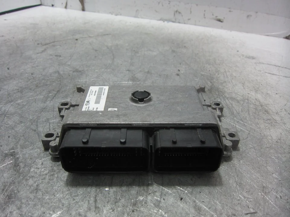 Foto de CENTRALITA MOTOR UCE PEUGEOT 208 1.2 12V e-VTi / PureTech (81 CV / 60 KW) referencia 9829598880