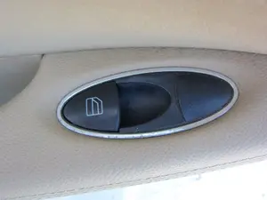 Foto de MANDO ELEVALUNAS TRASERO IZQUIERDO MERCEDES-BENZ CLS (BM 219) 3.0 CDI CAT (224 CV / 165 KW)