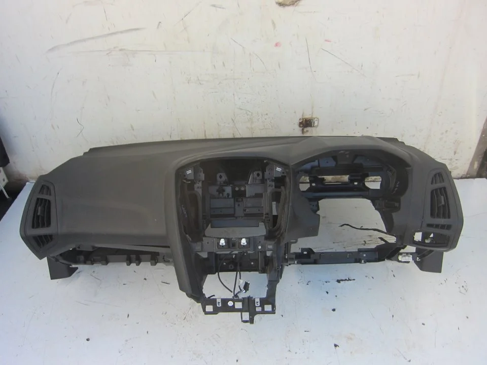 Foto de SALPICADERO FORD FOCUS SPORTBREAK (CB8) 1.6 TDCi CAT (95 CV / 70 KW) referencia BM51A018W18AC