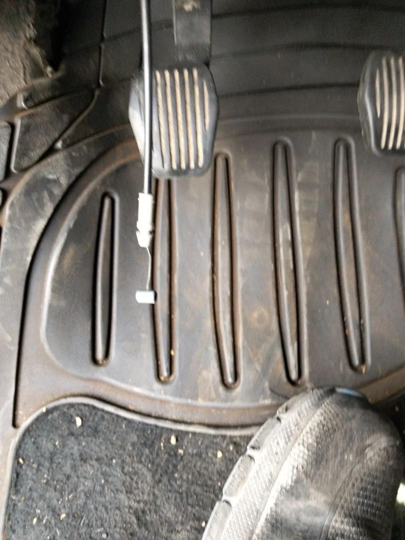 Foto de PEDAL EMBRAGUE MAZDA 3 BERLINA (BK) 1.6 16V CAT (105 CV / 77 KW)