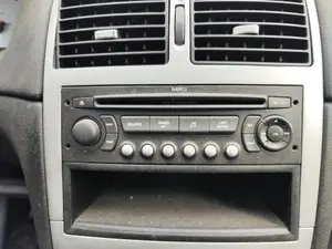 Foto de SISTEMA AUDIO / RADIO CD PEUGEOT 307 BREAK/ SW (S2) 2.0 16V HDi FAP CAT (RHR / DW10BTED4) (136 CV / 100 KW)