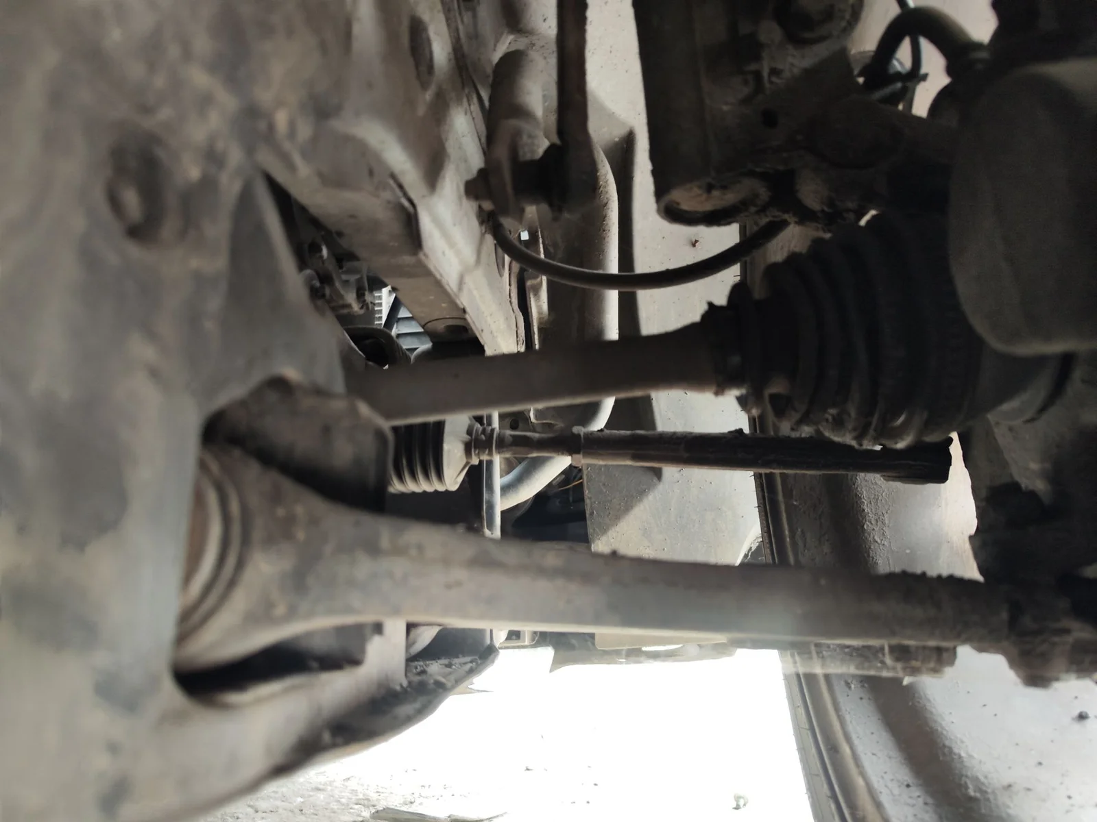 Foto de BRAZO SUSPENSION DELANTERO DERECHO MERCEDES-BENZ CLASE B (BM 245) 2.0 CDI CAT (109 CV / 80 KW)