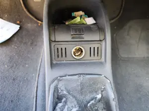 Foto de CENICERO OPEL CORSA C 1.4 16V (90 CV / 66 KW) referencia 24424602 foto 3