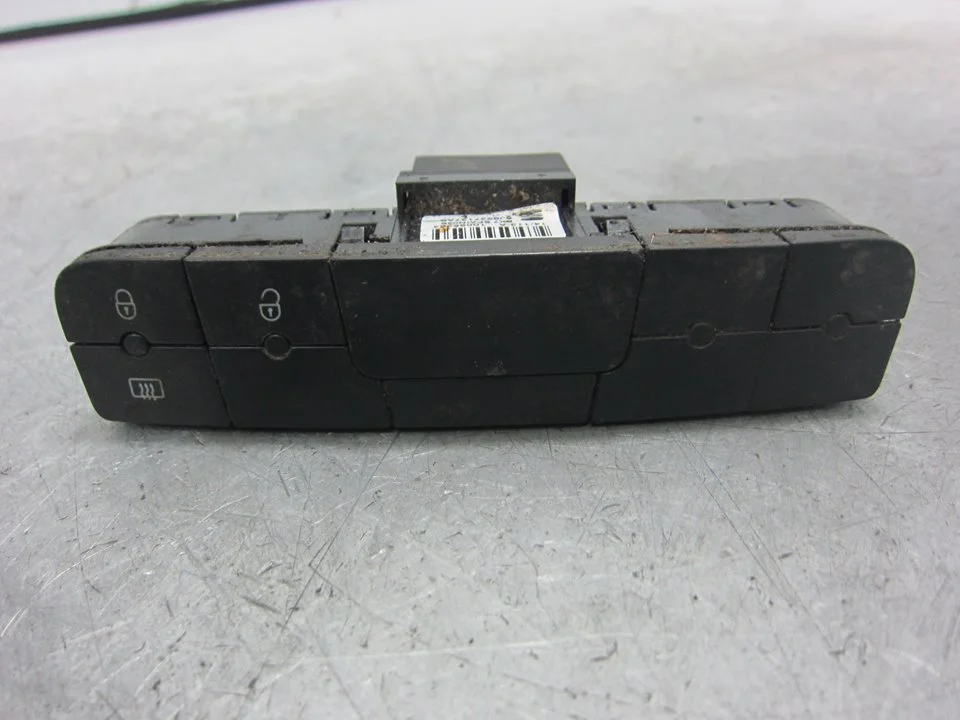 Foto de MANDO MULTIFUNCION SEAT IBIZA BERLINA (6J5) 1.6 TDI (105 CV / 77 KW) referencia 6J0927137AS