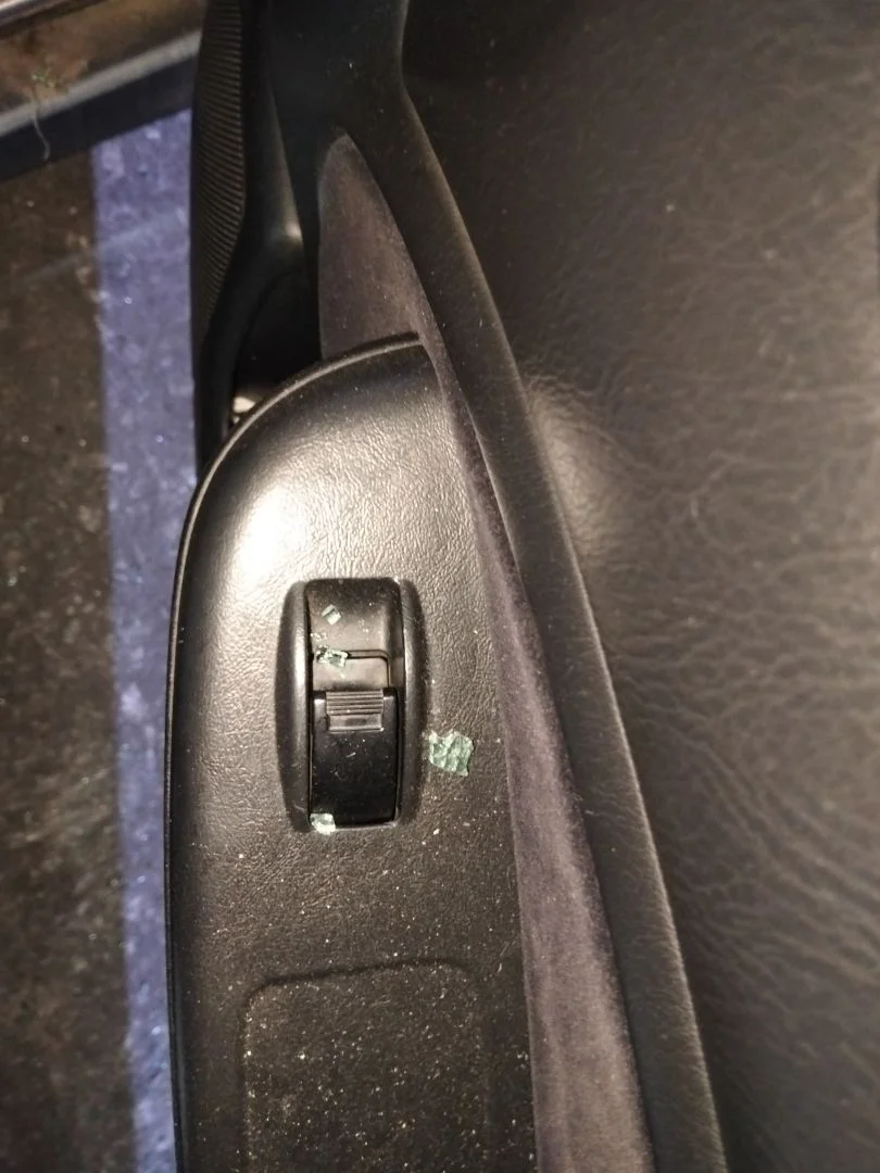 Foto de MANDO ELEVALUNAS DELANTERO DERECHO HONDA ACCORD BERLINA (CG7-9/CH1-7)